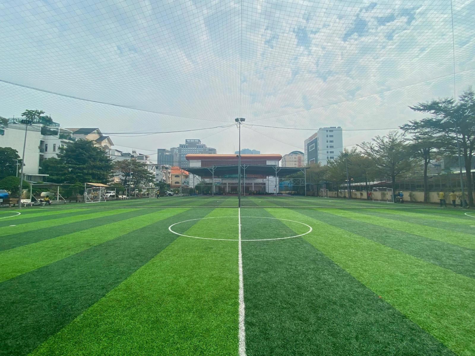 Sân bóng đá Lam sơn